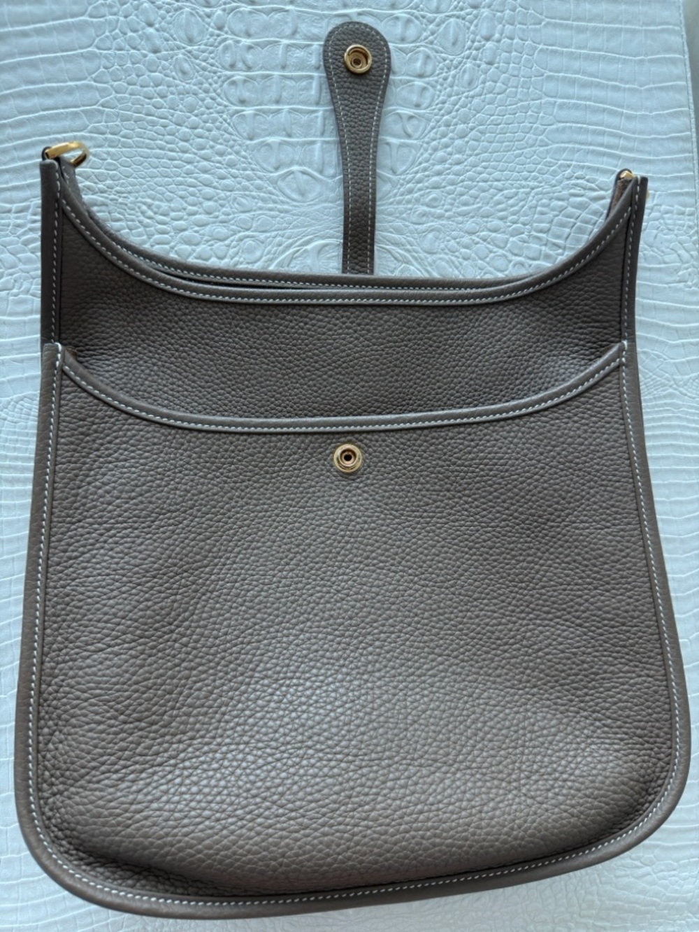 Hermès Evelyne III 29 Bag – Etoupe – Clemence Leather – Gold Hardware - Picture 12 of 17